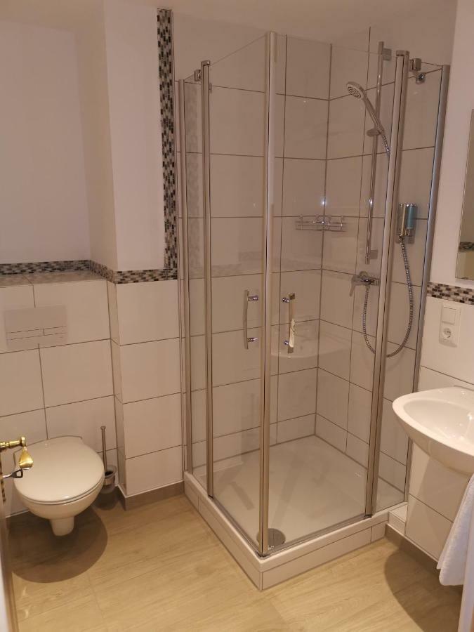 Oyer Hof - Selbst Service 3*
